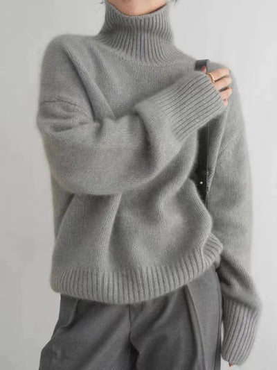 NOOR | SOFT TURTLENECK SWEATER