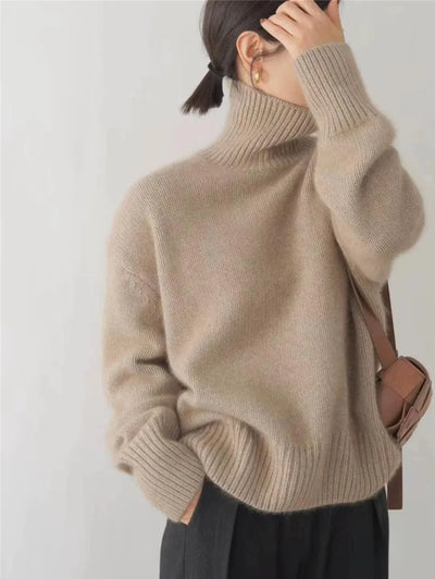 NOOR | SOFT TURTLENECK SWEATER