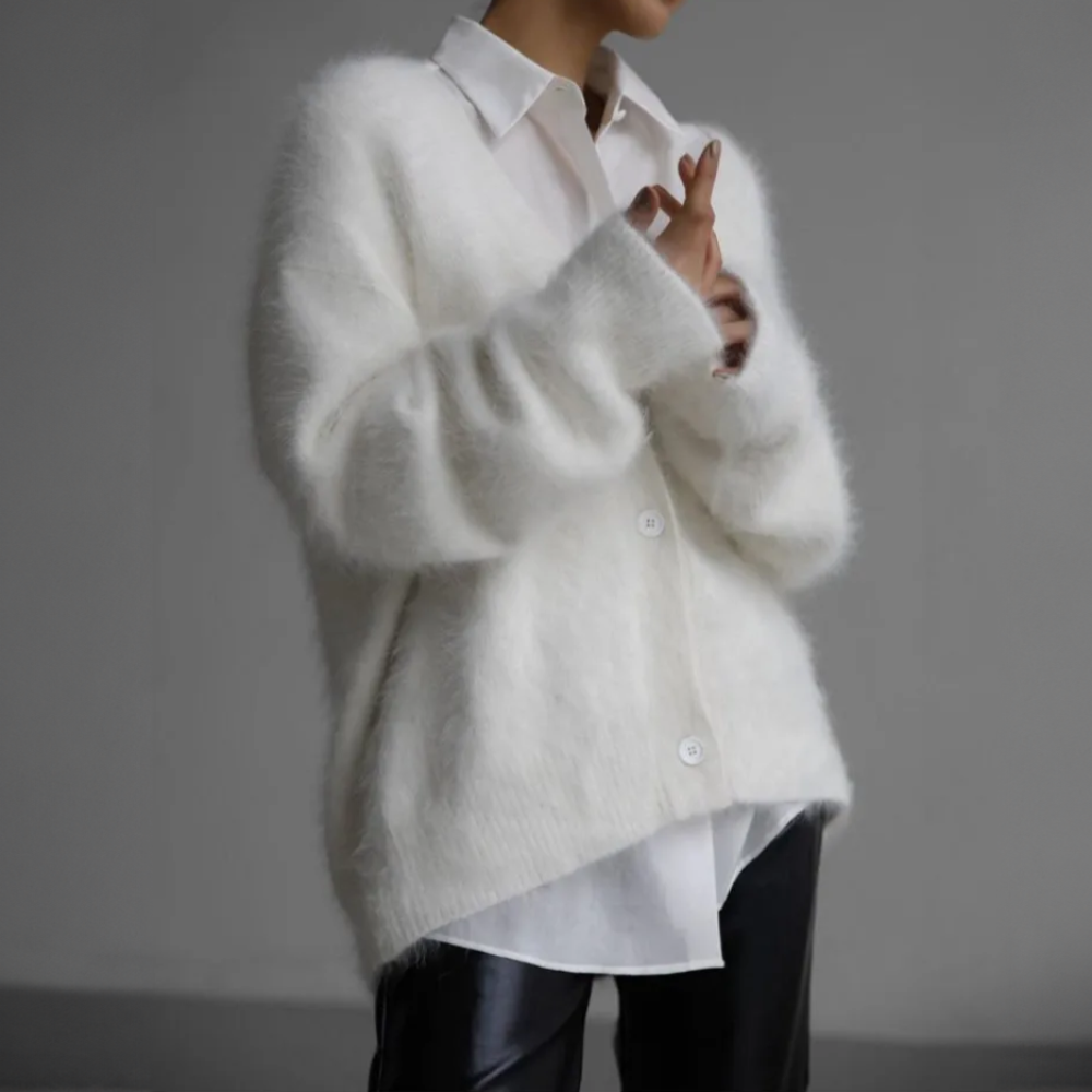 LIV | FLUFFY BUTTONED CARDIGAN